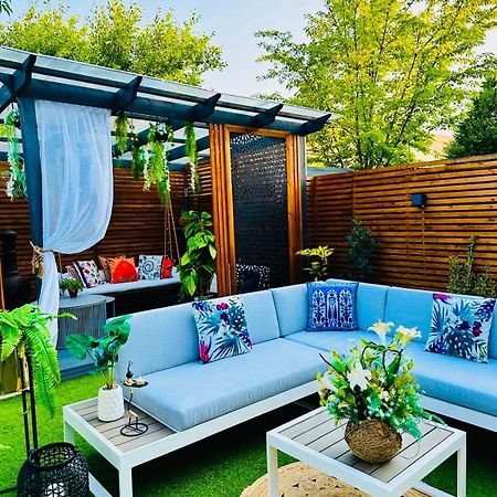 Meezee Pearl Double Bed Lodge With Free Parking 索尔福德 外观 照片
